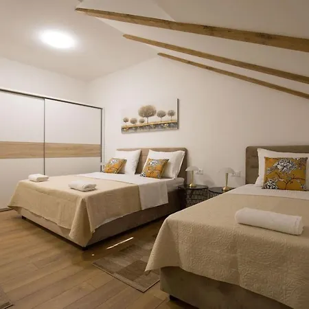 Ten Apartament *
